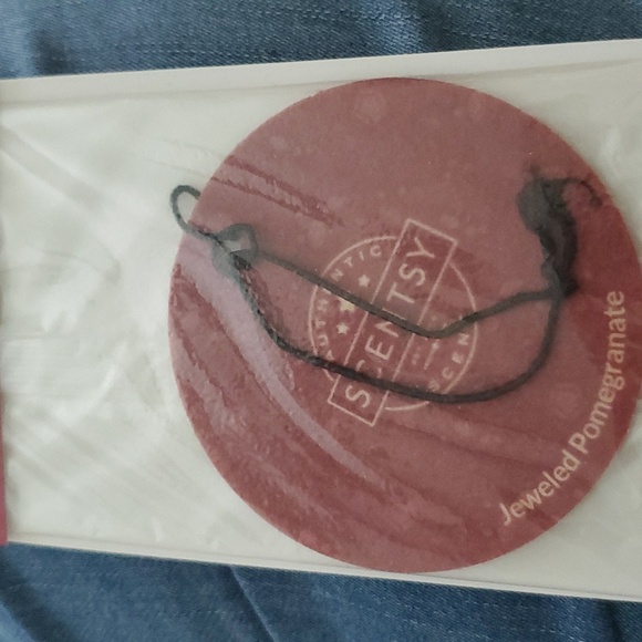 Scentsy Scent Circle Jeweled Pomegranate - Picture 3 of 3